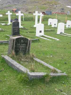 Grave of ANTHONSEN, Ivan Daniel